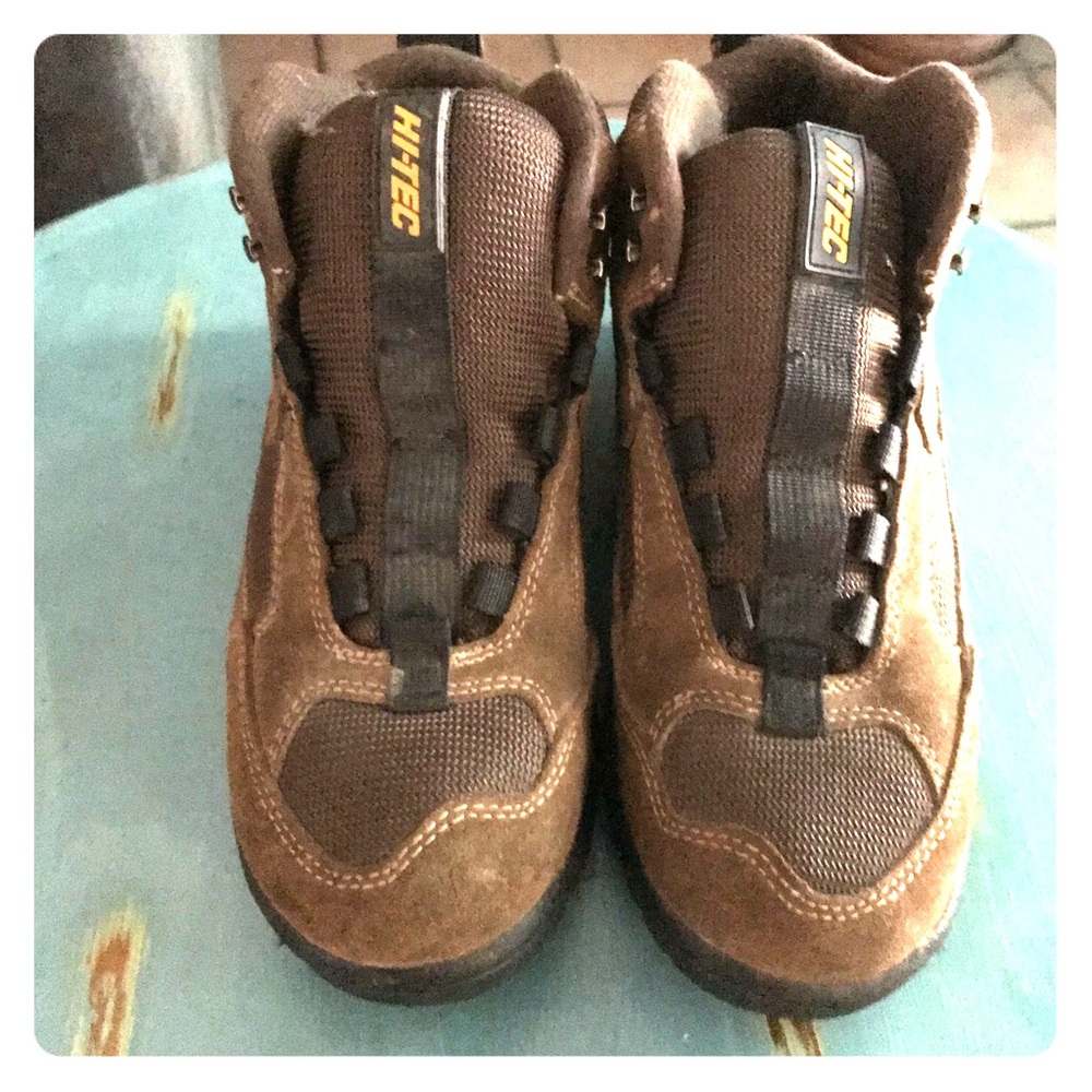 Hi-Tec hiking boots minus the laces.